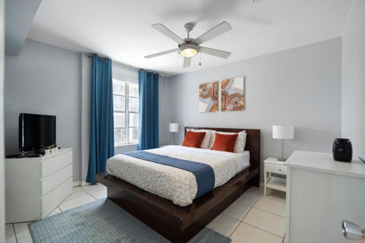 2 Bedrooms Apartment