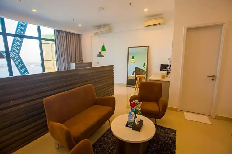 Wooden Maple Hotel