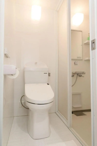 Lightning HotelOver view