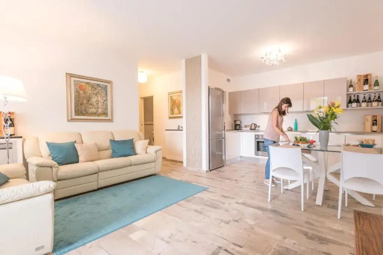 2 Bedrooms Apartment
