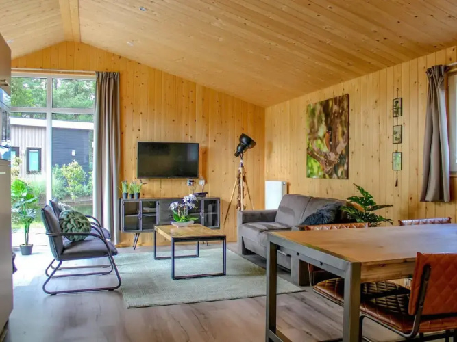 Comfortable Chalet With Combination Microwave Near the Veluwe