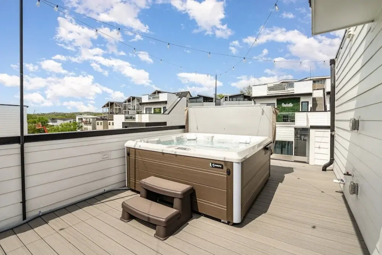 Revival-rooftop Deck/hot Tub- Mins to Broadway