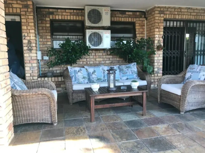Standard Twin room with garden view
