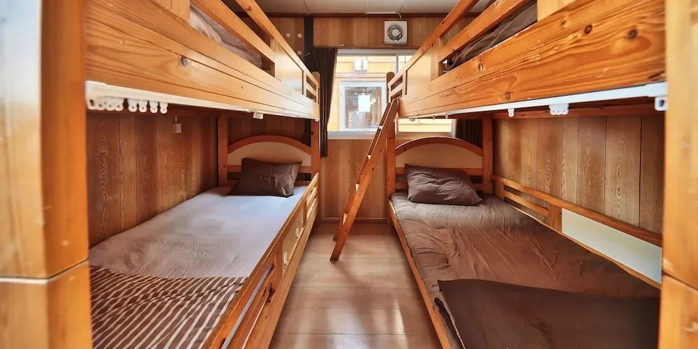 3 Bedrooms Standard Quadruple Family room