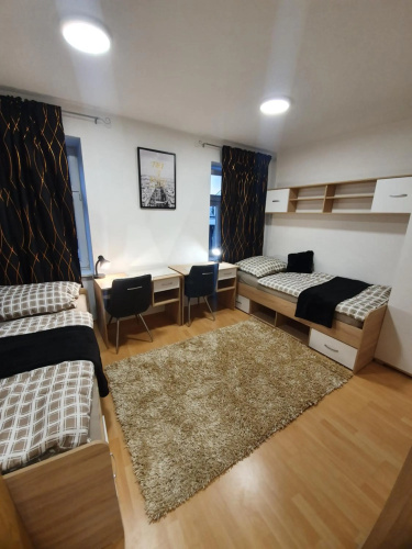 Railway Station City Modern Apartment