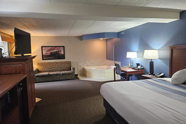 AmericInn by Wyndham Marshall