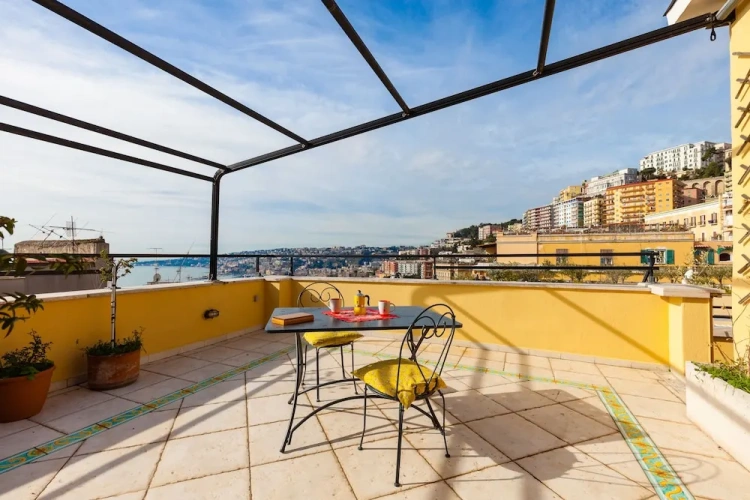 2 Bedrooms Apartment with sea view