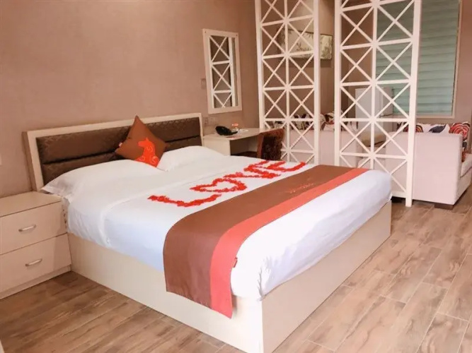 Junyi Chain Hotel