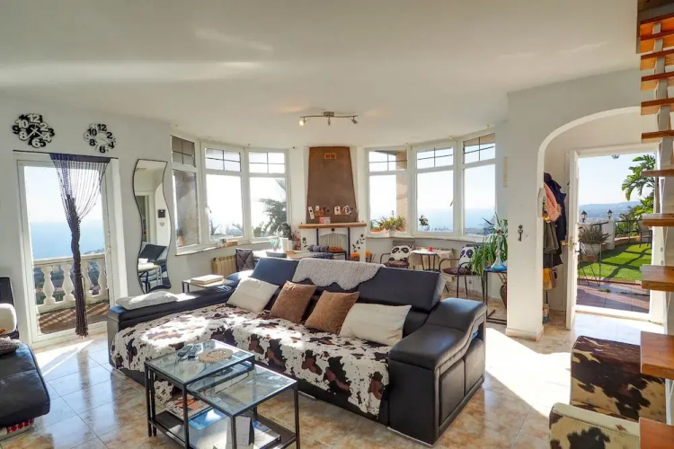 Property with amazing sea view and pool
