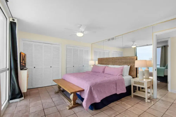 Shoreline Towers 1081