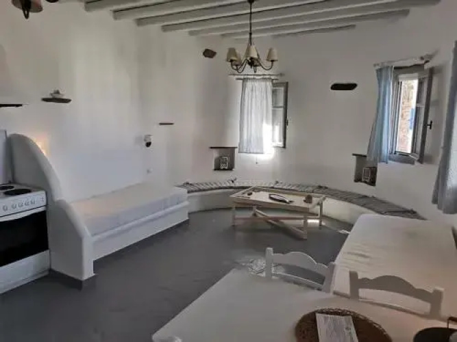 Elia Apartments