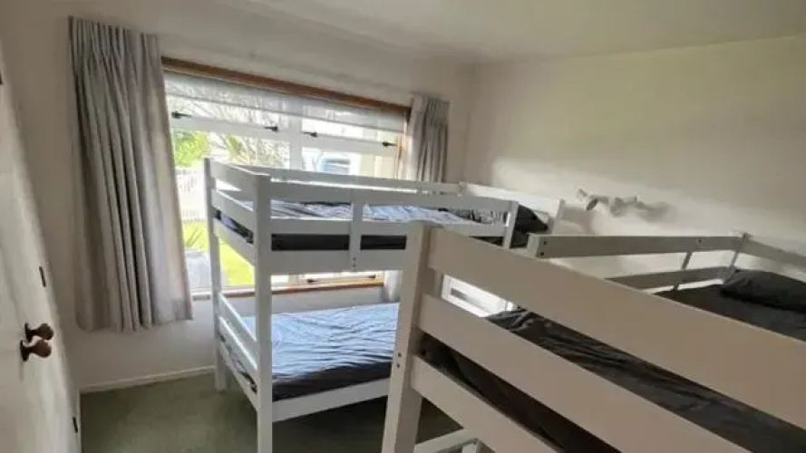 Baskervilla - Whangamata Holiday Home