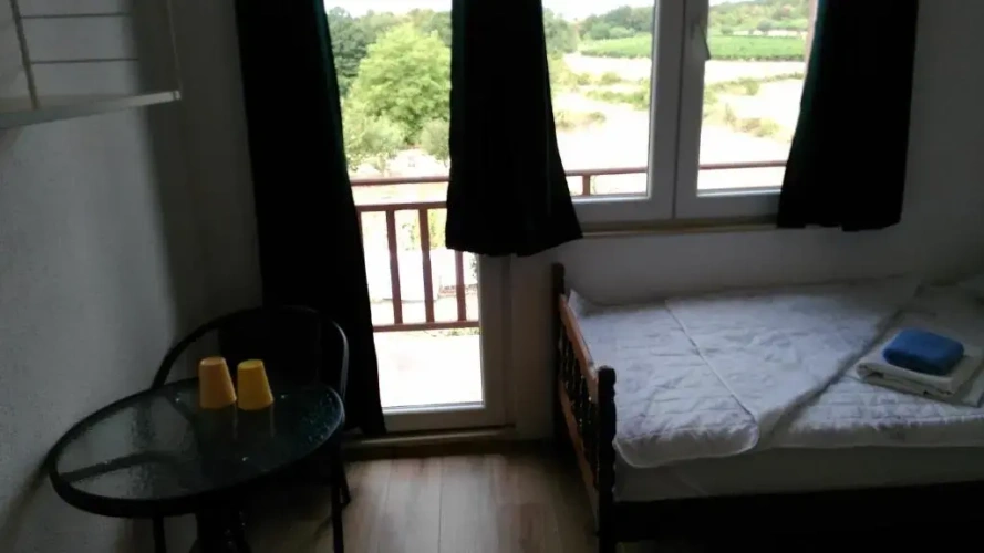 Standard Quadruple room with garden view
