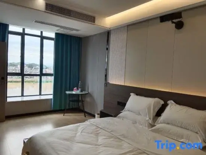 1 Bedroom Suite with river view