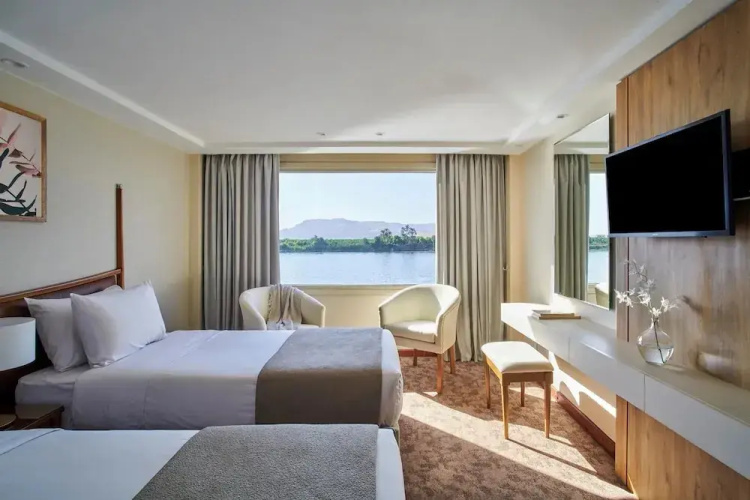 Mövenpick MS Royal Lotus