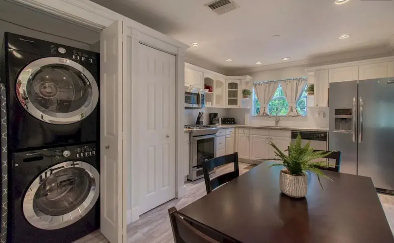 Sunlit Escape 3BR 2BA w Private Pool Backyard