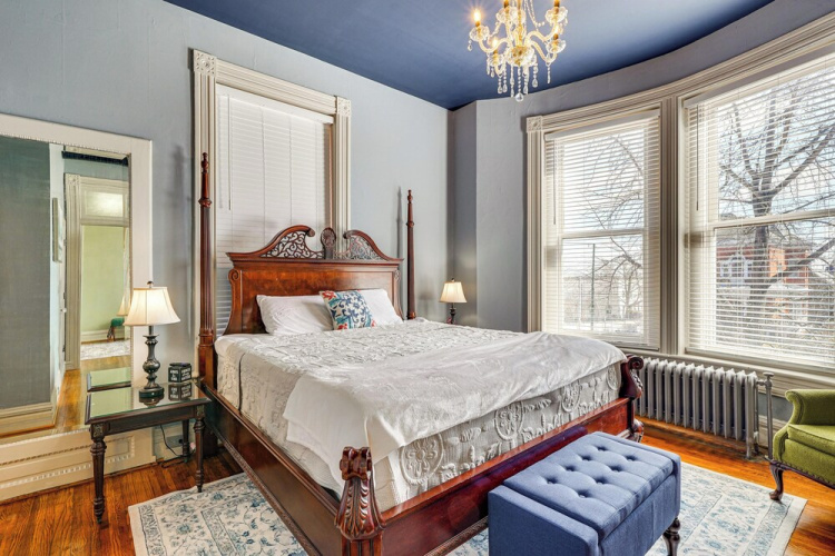 Queen Anne Manor' in Old West End w/ Elevator