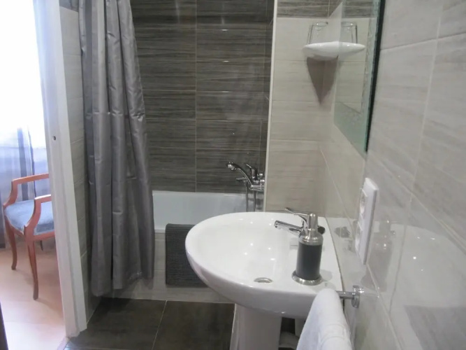 Hostal y Apartamento Molí de Mar
