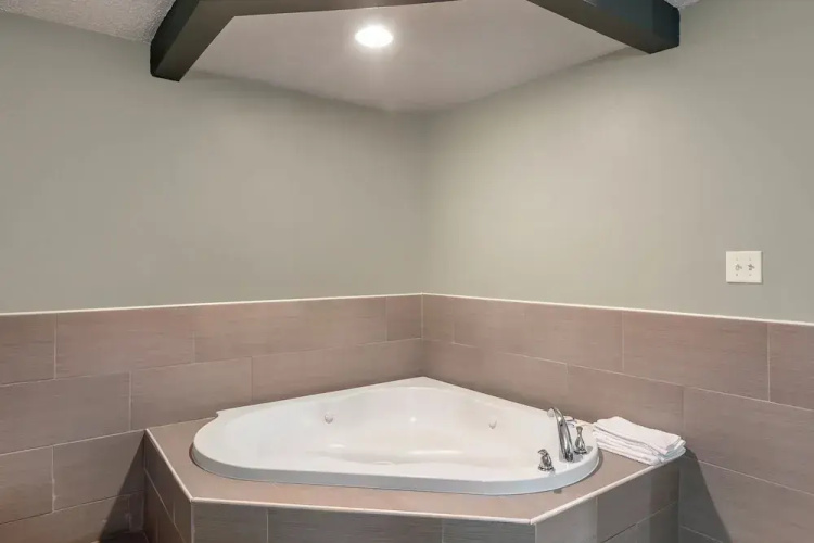 Days Inn Levittown Bristol