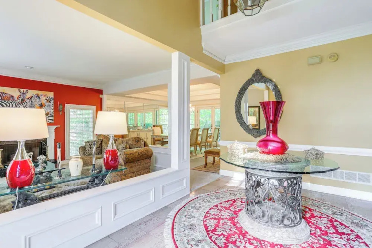 3 Mi to Roswell Riverwalk: Spacious Getaway!