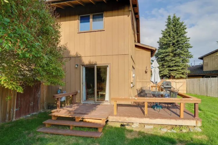 Charming Anchorage Home w/ Grill + Deck!