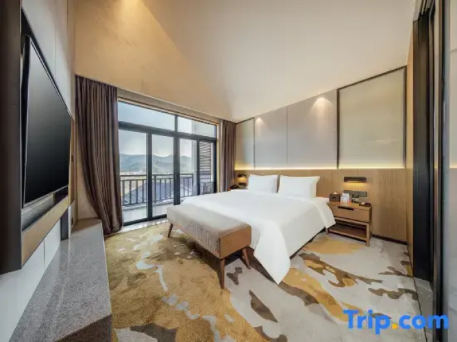 Suite with view