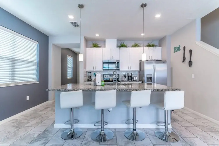 5134 Compass Bay