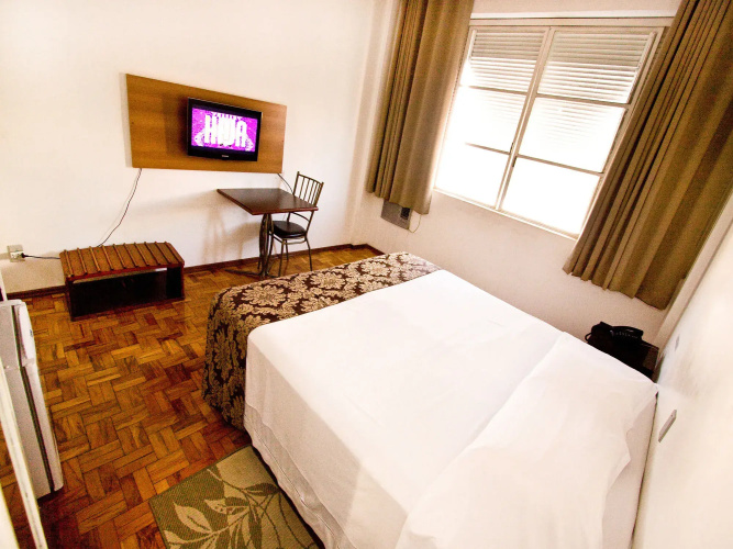 Turrance White Hotel