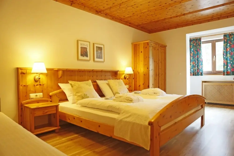 1 Bedroom Apartment with balcony and with mountain view