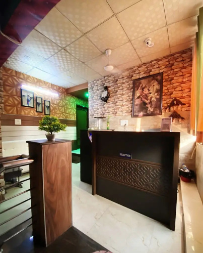 Manali Hotel By GRB