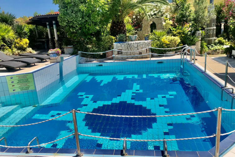 Pool Apartment Tierra 1