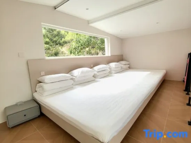 5 Bedrooms Suite with mountain view