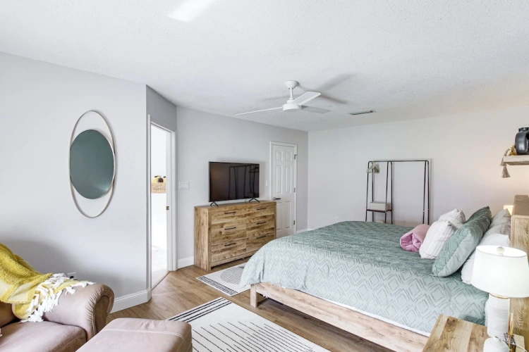 4 Bedrooms Standard room