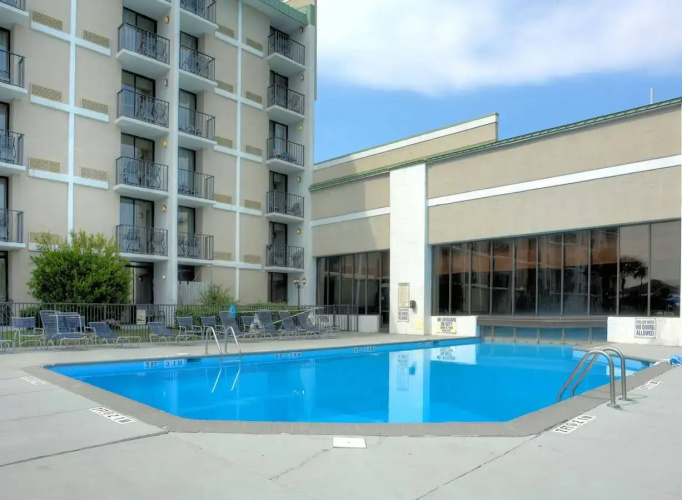 Riverwalk Inn & Suites