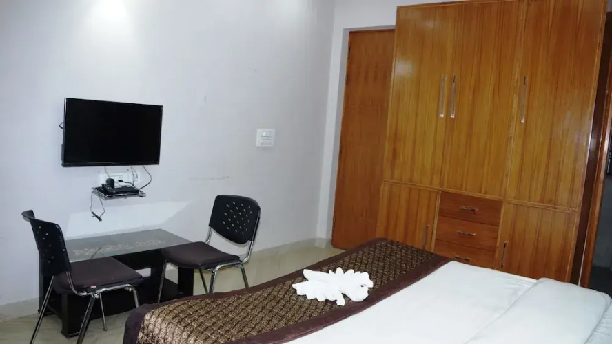 Maxfort Hospital Apartment