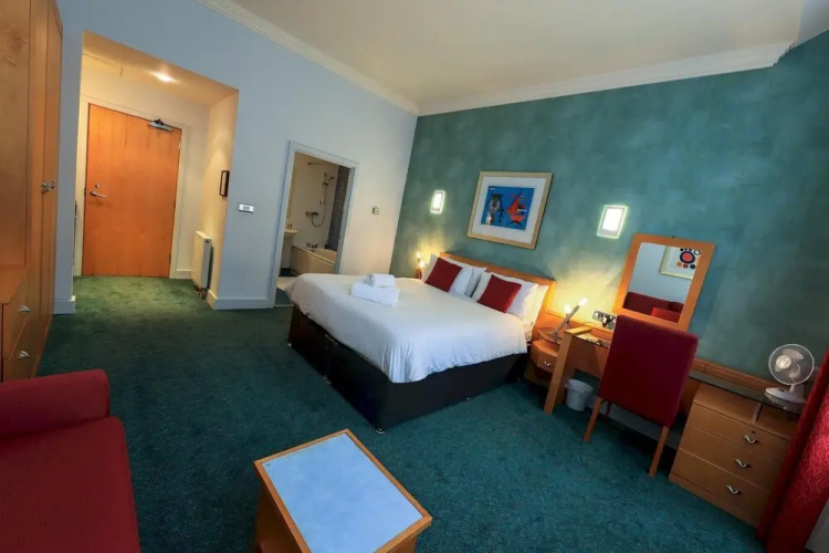 Comfortable And Spacious City Centre Studio Apartment