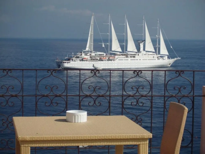 Standard Twin room with sea view