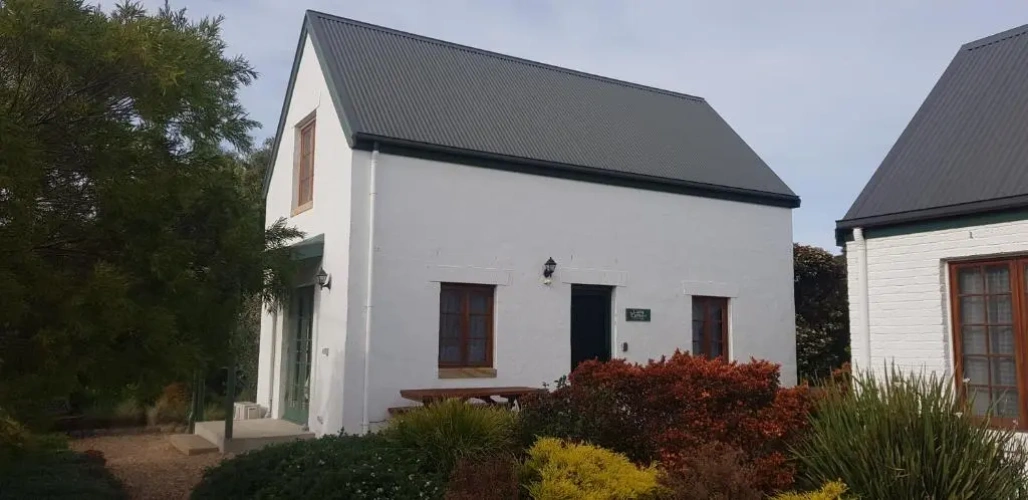 2 Bedrooms Cottage