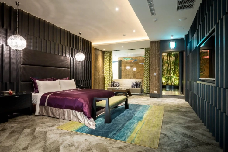 Deluxe Suite
