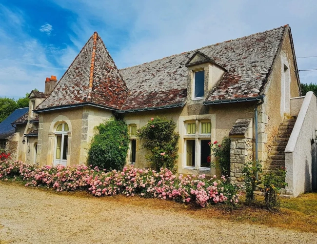 Cottage with garden view