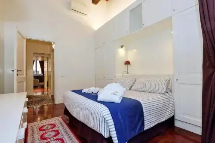 Pantheon Lyuxury Apartment