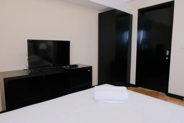 3 Bedrooms Apartment