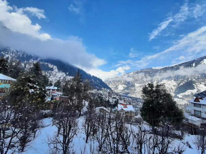 Manali top Inn & Cafe