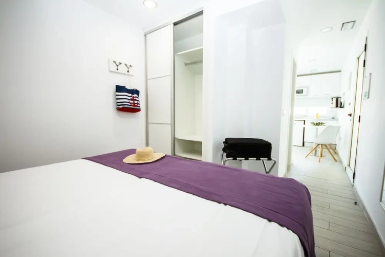 1 Bedroom Premium Single Apartment with balcony