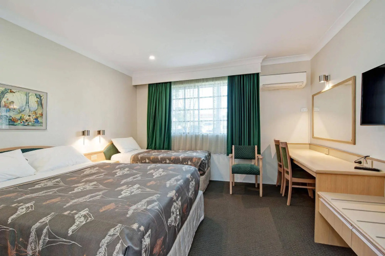 Colonial Terrace Motor Inn