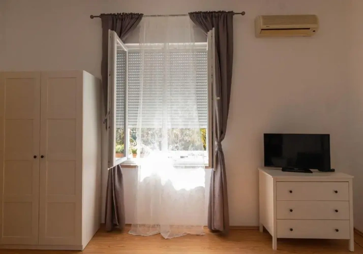 Basement Apartment with balcony