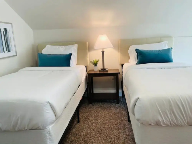 83rd Street Comfy Cottage