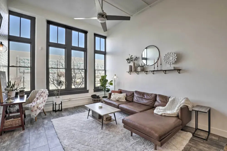 Chic SLC Downtown Studio Loft: Walk to Shops