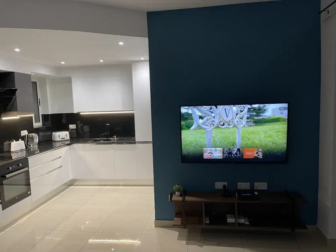 Spinola Bay 3-double Bed Near Beach Prime Location