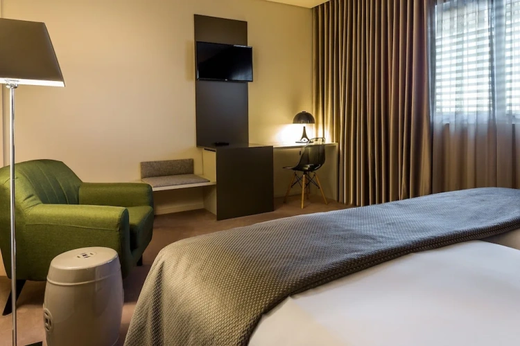 Superior Twin room with balcony and with city view